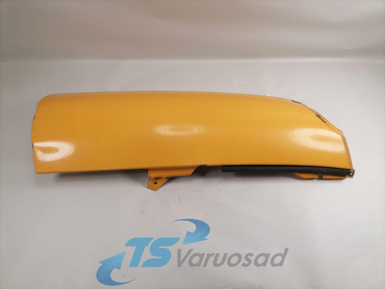 Volvo Volvo kabiini nurgapõsk, vasak 20379175 - Решётка радиатора для Грузовиков: фото 1 Volvo Volvo kabiini nurgapõsk, vasak 20379175 - Решётка радиатора для Грузовиков: фото 1