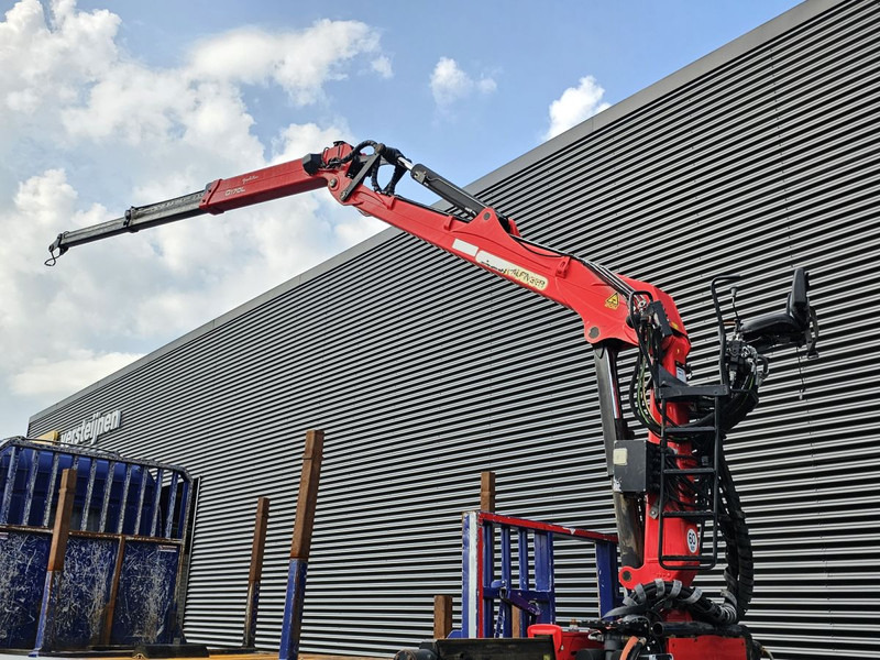 Scania G440 / RETARDER / 8x4 / PALFINGER-EPSILON CRANE - Автоманипулятор: фото 3 Scania G440 / RETARDER / 8x4 / PALFINGER-EPSILON CRANE - Автоманипулятор: фото 3