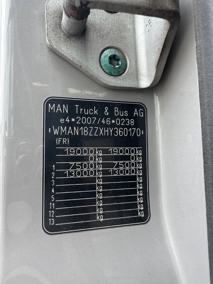 MAN 18.290 4X2 Koffer / Plane Top Zustand 8,30 Meter - Грузовик с закрытым кузовом: фото 2 MAN 18.290 4X2 Koffer / Plane Top Zustand 8,30 Meter - Грузовик с закрытым кузовом: фото 2