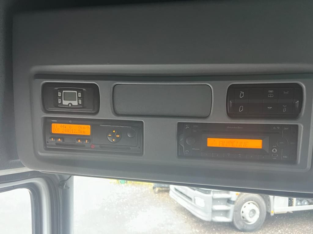 Mercedes-Benz 1324 4X2 Koffer Plane 6 to. Hebebühne Mercedes-Benz 1324 4X2 Koffer Plane 6 to. Hebebühne - Тентованный грузовик: фото 5 Mercedes-Benz 1324 4X2 Koffer Plane 6 to. Hebebühne Mercedes-Benz 1324 4X2 Koffer Plane 6 to. Hebebühne - Тентованный грузовик: фото 5