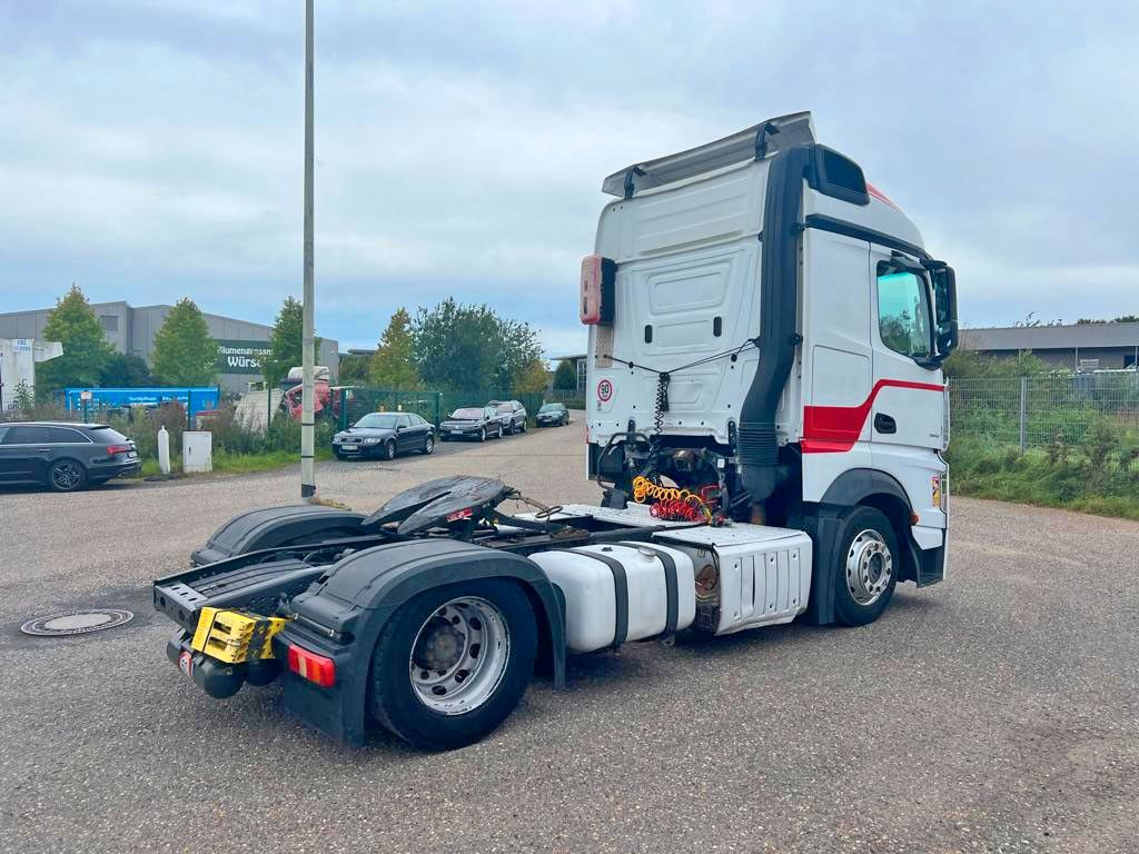 Mercedes-Benz 1842 4X2 mit Höhenverstellbarer Sattelkuppung Mercedes-Benz 1842 4X2 mit Höhenverstellbarer Sattelkuppung - Тягач: фото 2 Mercedes-Benz 1842 4X2 mit Höhenverstellbarer Sattelkuppung Mercedes-Benz 1842 4X2 mit Höhenverstellbarer Sattelkuppung - Тягач: фото 2