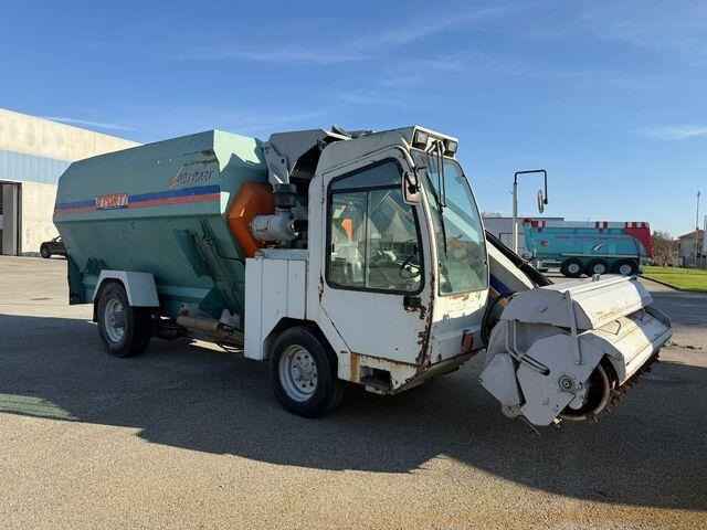 Storti DMU Labrador - Кормораздатчик: фото 4 Storti DMU Labrador - Кормораздатчик: фото 4