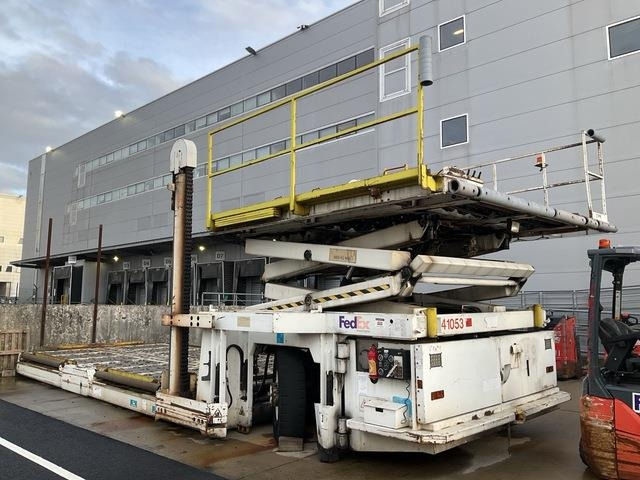 FMC Commander 30 - Перегружатель контейнеров и паллет: фото 1 FMC Commander 30 - Перегружатель контейнеров и паллет: фото 1