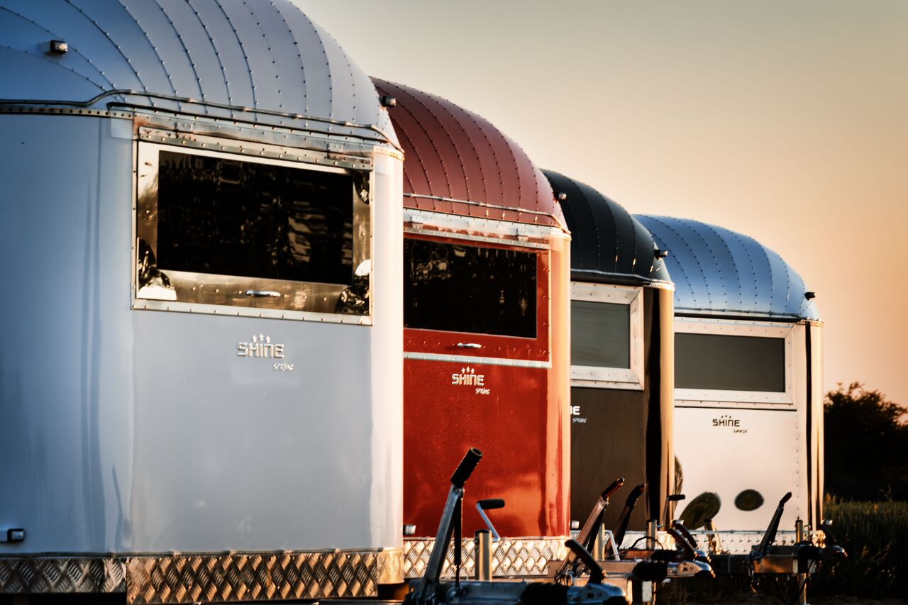 SHINE Spring RED - Торговый прицеп: фото 2 SHINE Spring RED - Торговый прицеп: фото 2