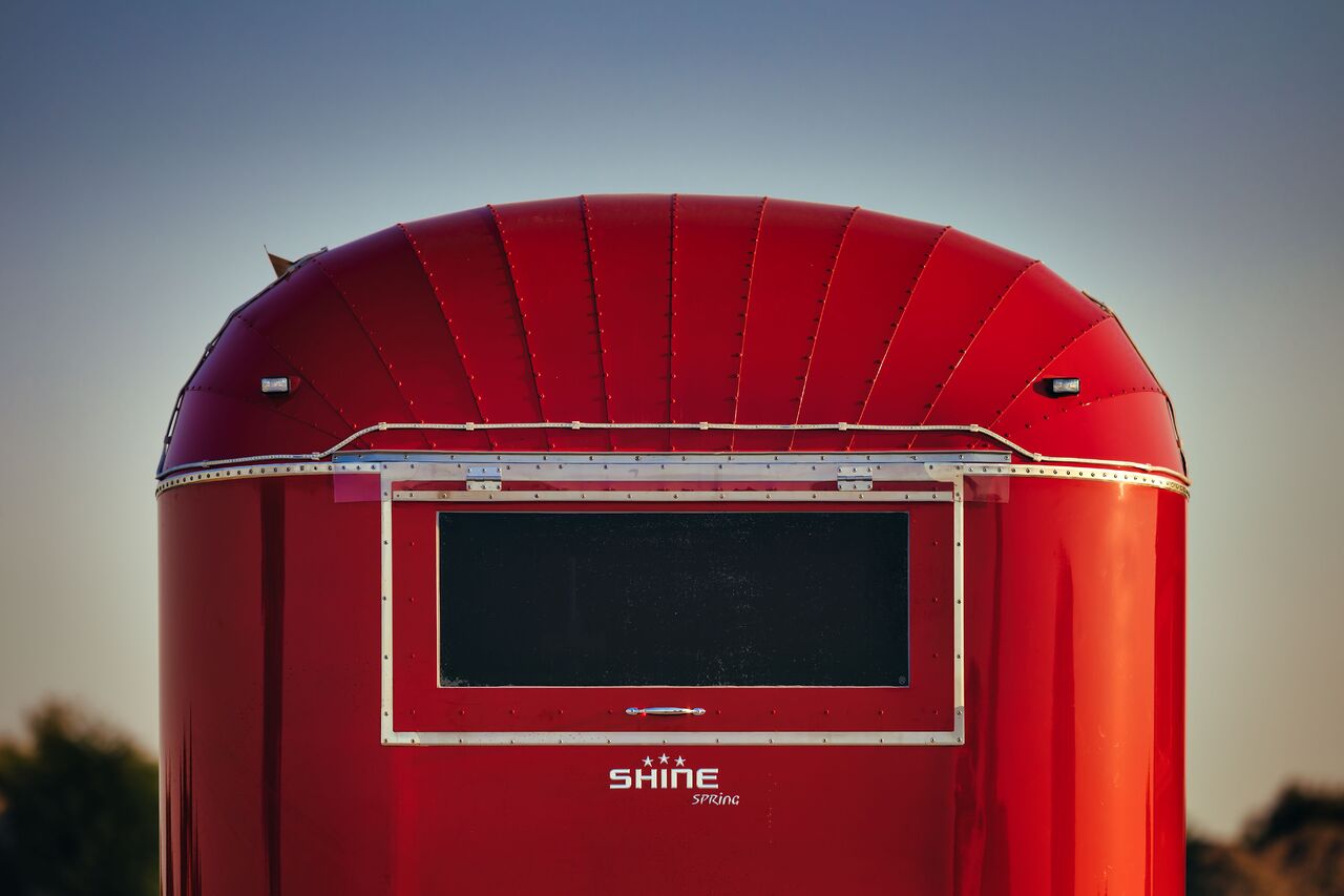 SHINE Spring RED - Торговый прицеп: фото 1 SHINE Spring RED - Торговый прицеп: фото 1