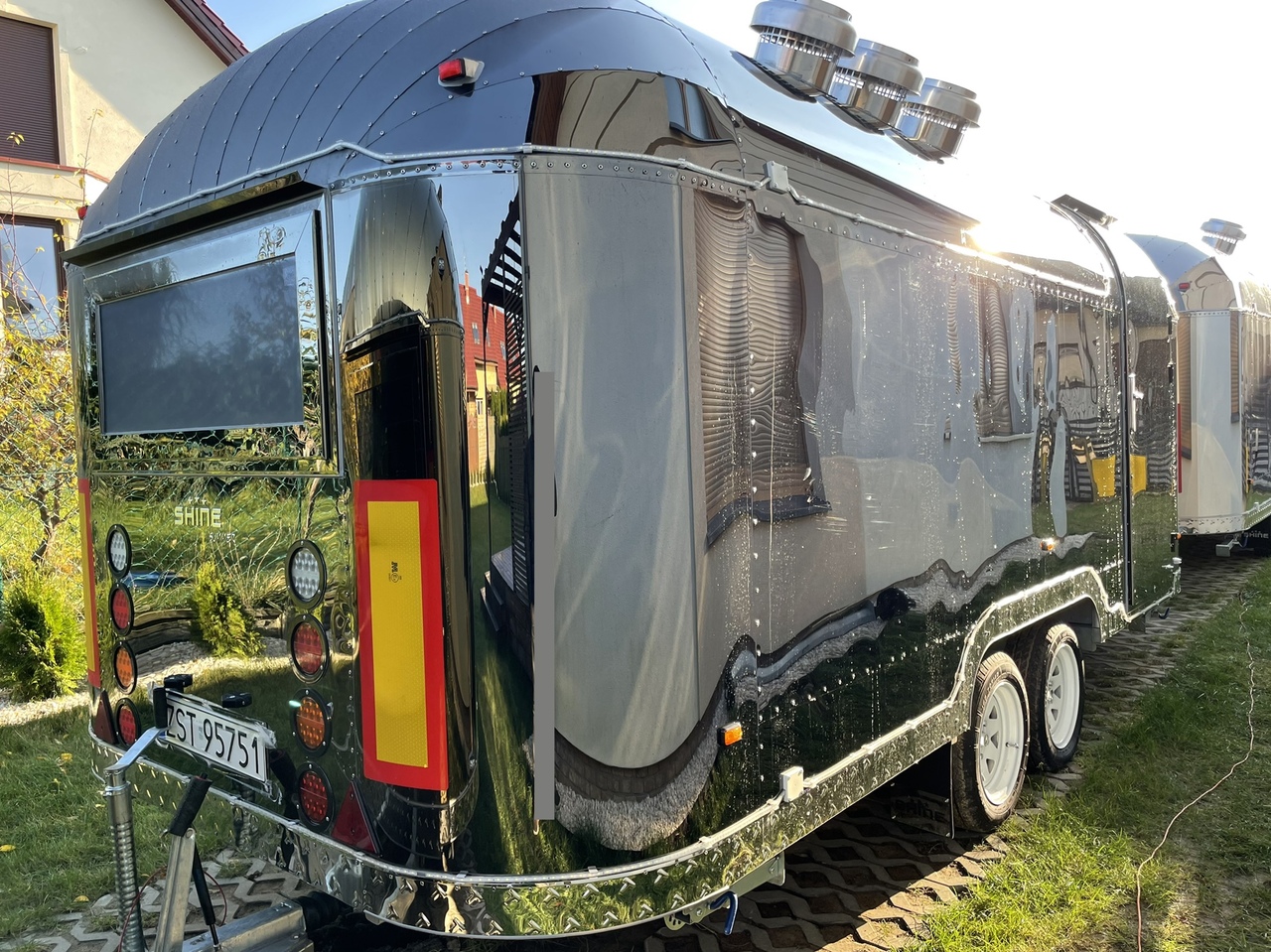 SHINE Summer S BLACK - Торговый прицеп: фото 3 SHINE Summer S BLACK - Торговый прицеп: фото 3