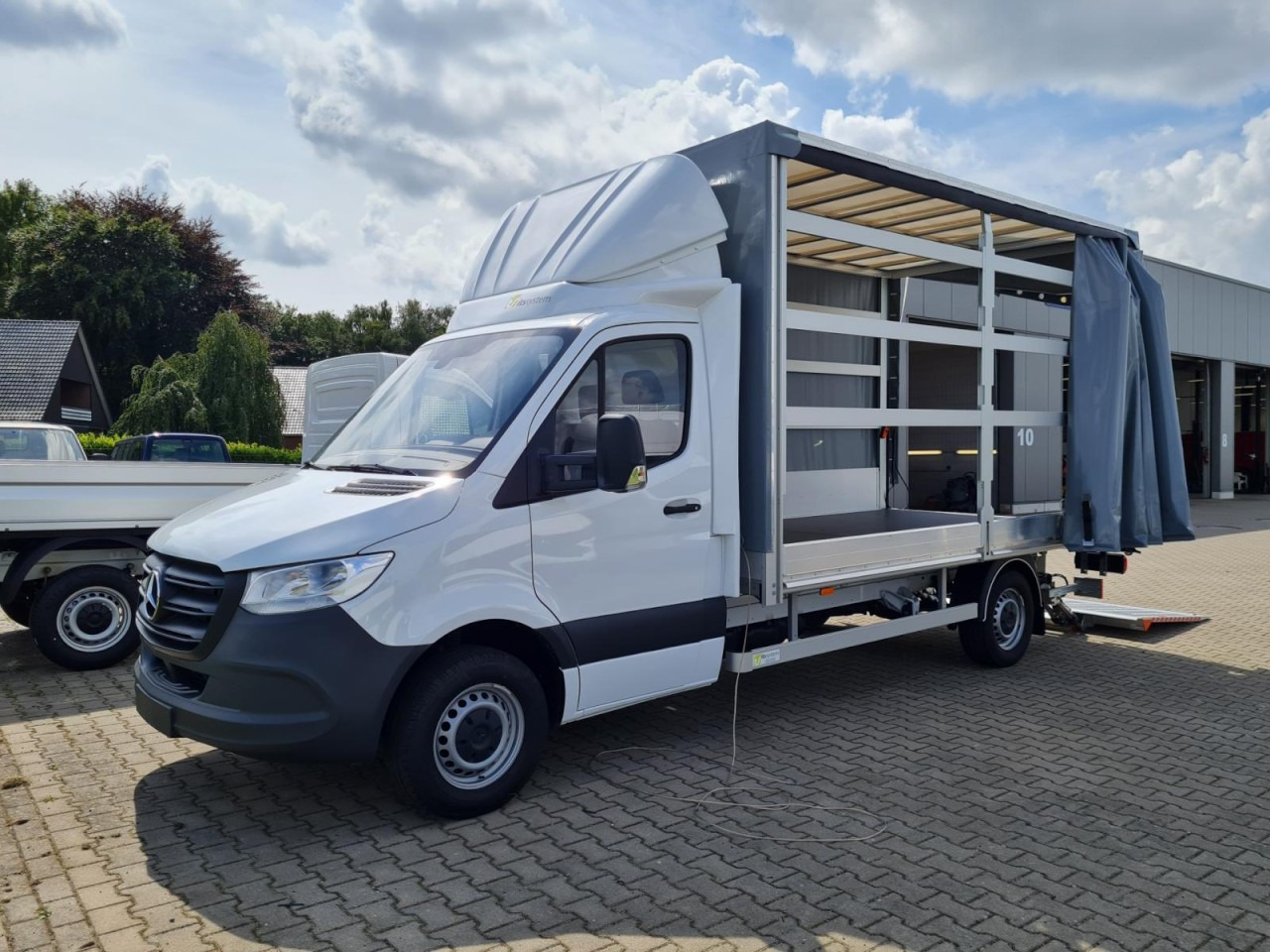 Mercedes-Benz Sprinter 315 RWD Pritsche Schiebe Plane LBW KLIMA TEMPOMAT - Тентованный фургон: фото 2 Mercedes-Benz Sprinter 315 RWD Pritsche Schiebe Plane LBW KLIMA TEMPOMAT - Тентованный фургон: фото 2