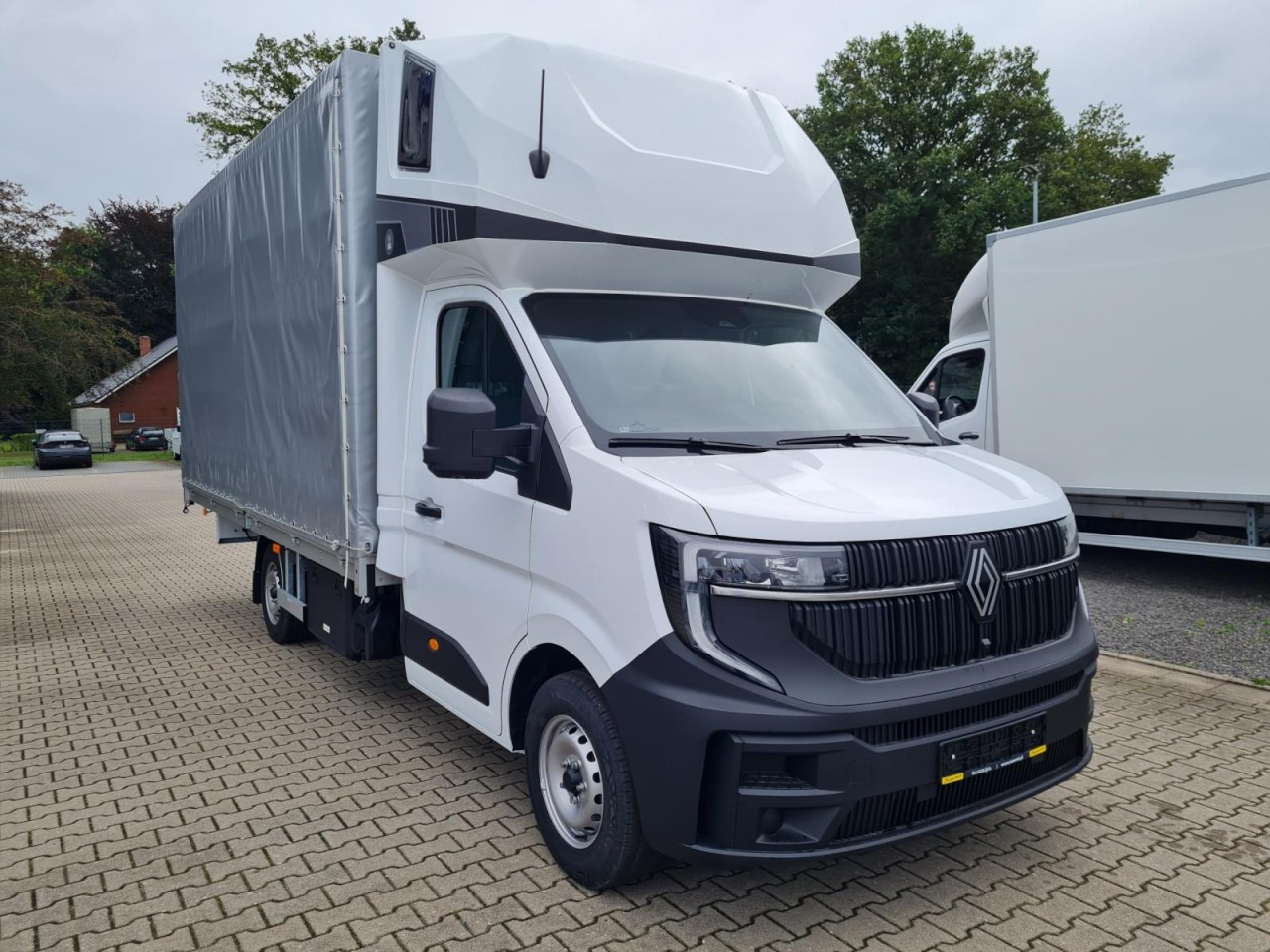 Renault Master 35 Pritsche Schiebe Plane Schlafkab 10 PAL LUFTFEDER - Тентованный фургон: фото 2 Renault Master 35 Pritsche Schiebe Plane Schlafkab 10 PAL LUFTFEDER - Тентованный фургон: фото 2