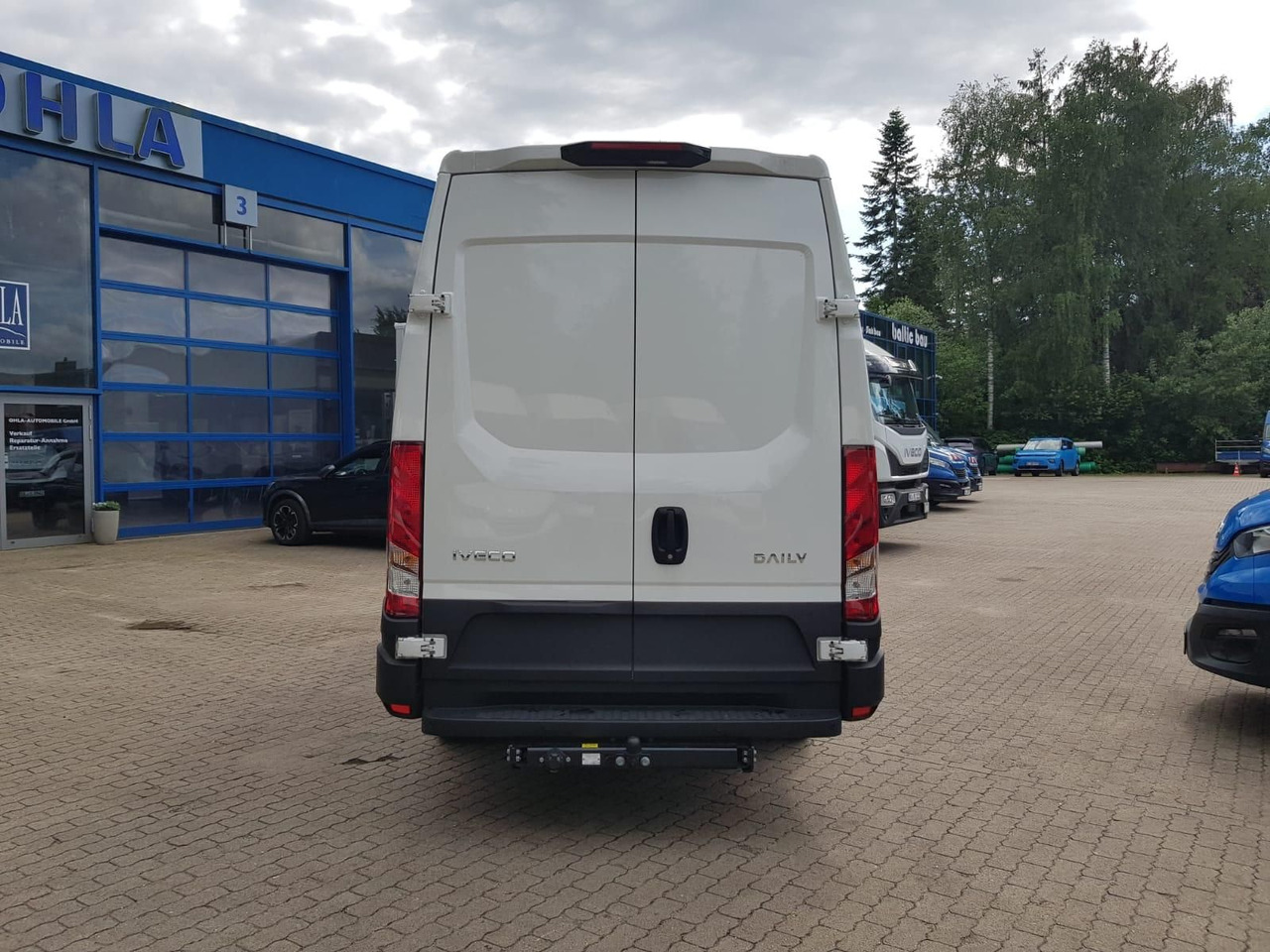 Iveco 35S18HA8V *AHK*RADIO*KAMERA*KLIMA* - Цельнометаллический фургон: фото 4 Iveco 35S18HA8V *AHK*RADIO*KAMERA*KLIMA* - Цельнометаллический фургон: фото 4