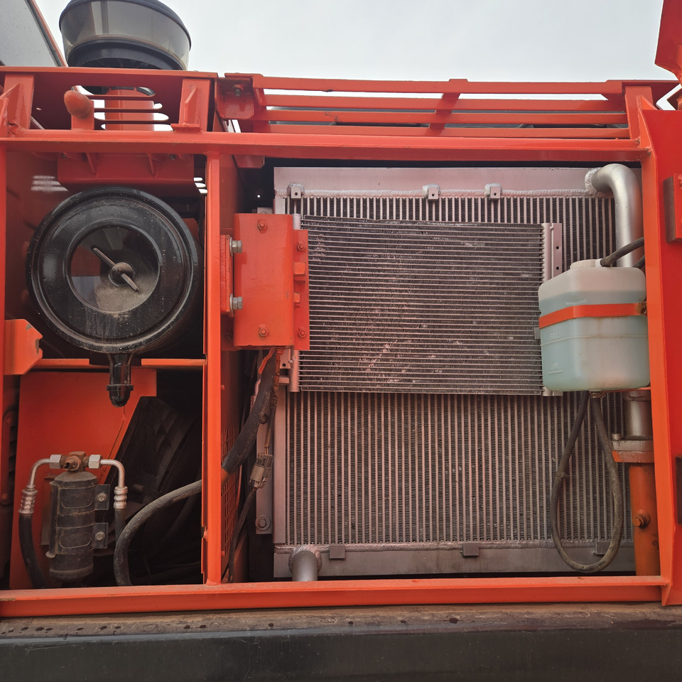 Колёсный экскаватор DOOSAN DX150W: фото 8