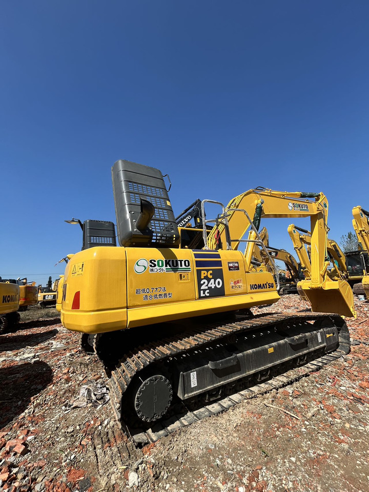 KOMATSU PC240-8 - Экскаватор: фото 2 KOMATSU PC240-8 - Экскаватор: фото 2