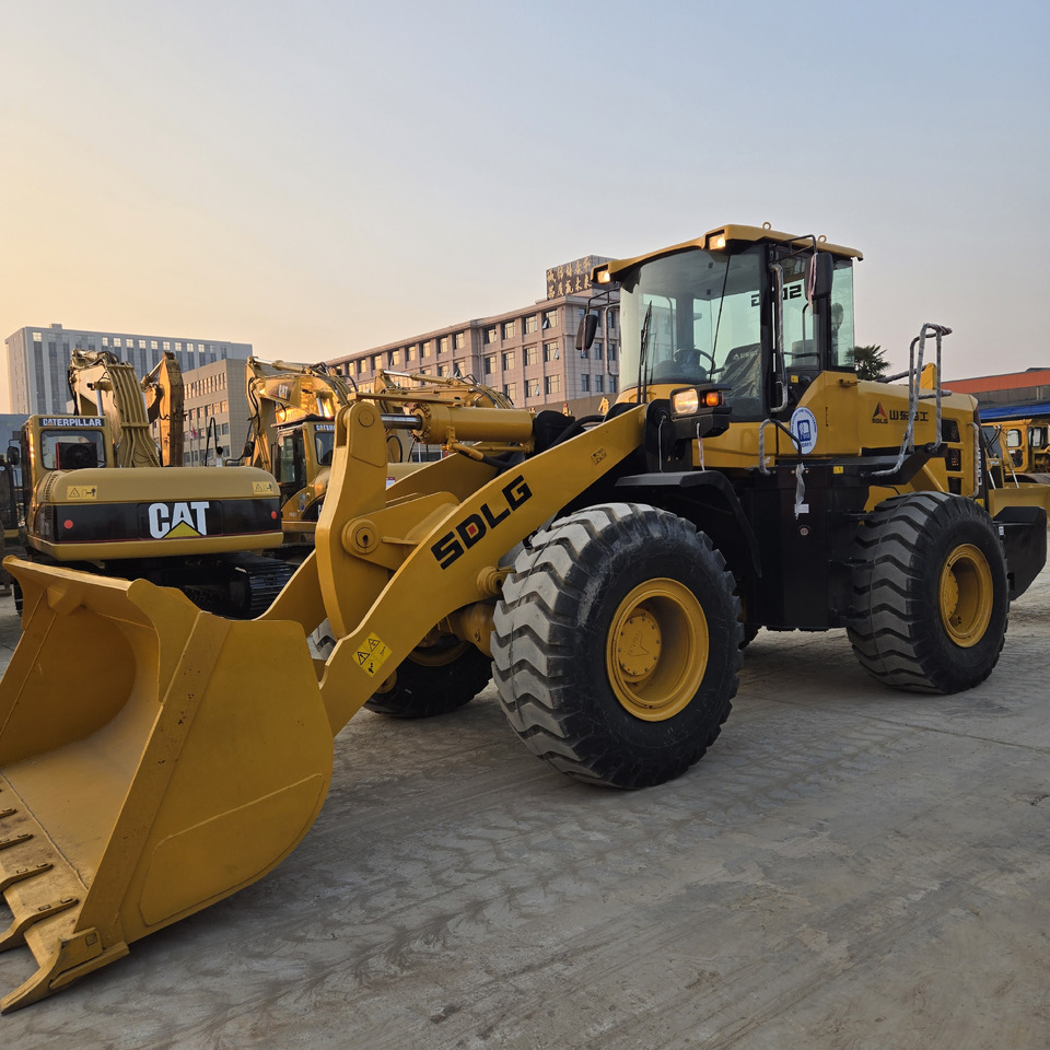 SDLG L956F - Колёсный погрузчик: фото 3 SDLG L956F - Колёсный погрузчик: фото 3