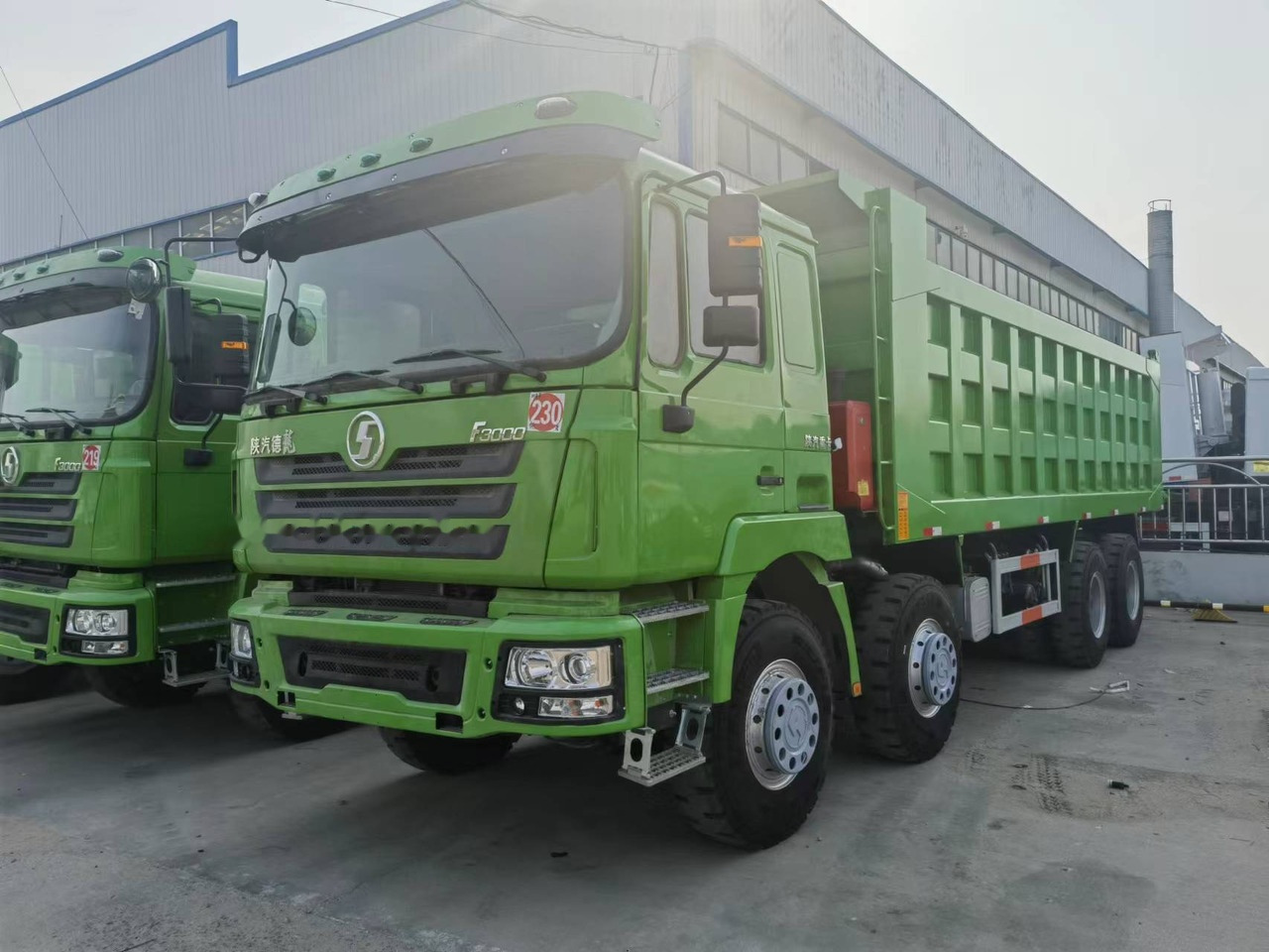 Shacman F3000 8*4 Dump truck - Самосвал: фото 1 Shacman F3000 8*4 Dump truck - Самосвал: фото 1