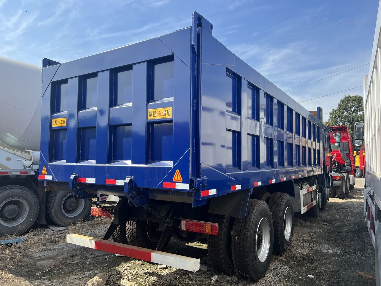 Shacman F3000 - Самосвал: фото 4 Shacman F3000 - Самосвал: фото 4