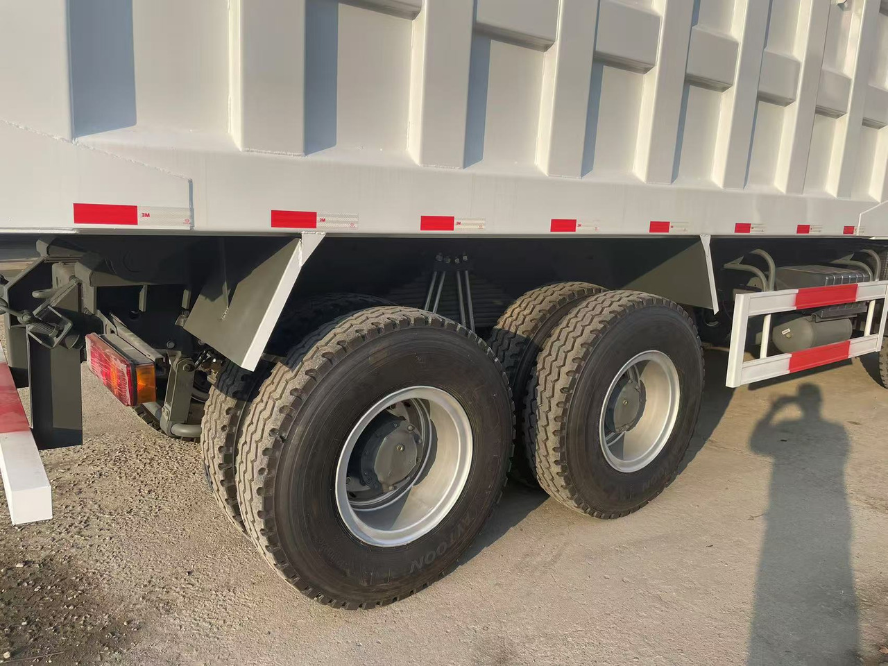 Sinotruk HOWO 371 brand new 6*4 Dump truck - Самосвал: фото 2 Sinotruk HOWO 371 brand new 6*4 Dump truck - Самосвал: фото 2