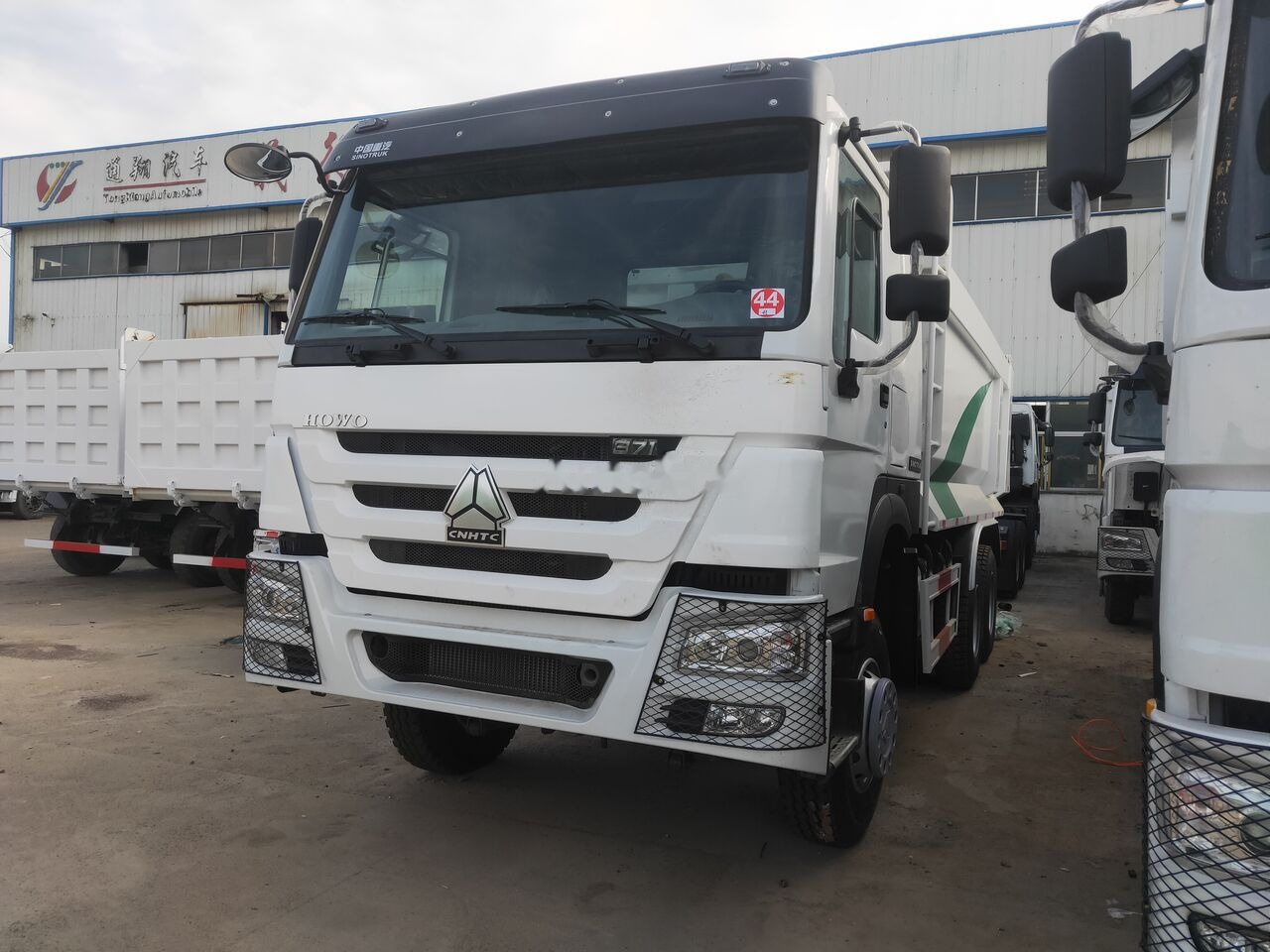 Sinotruk HOWO 6*4 Dump truck - Самосвал: фото 1 Sinotruk HOWO 6*4 Dump truck - Самосвал: фото 1