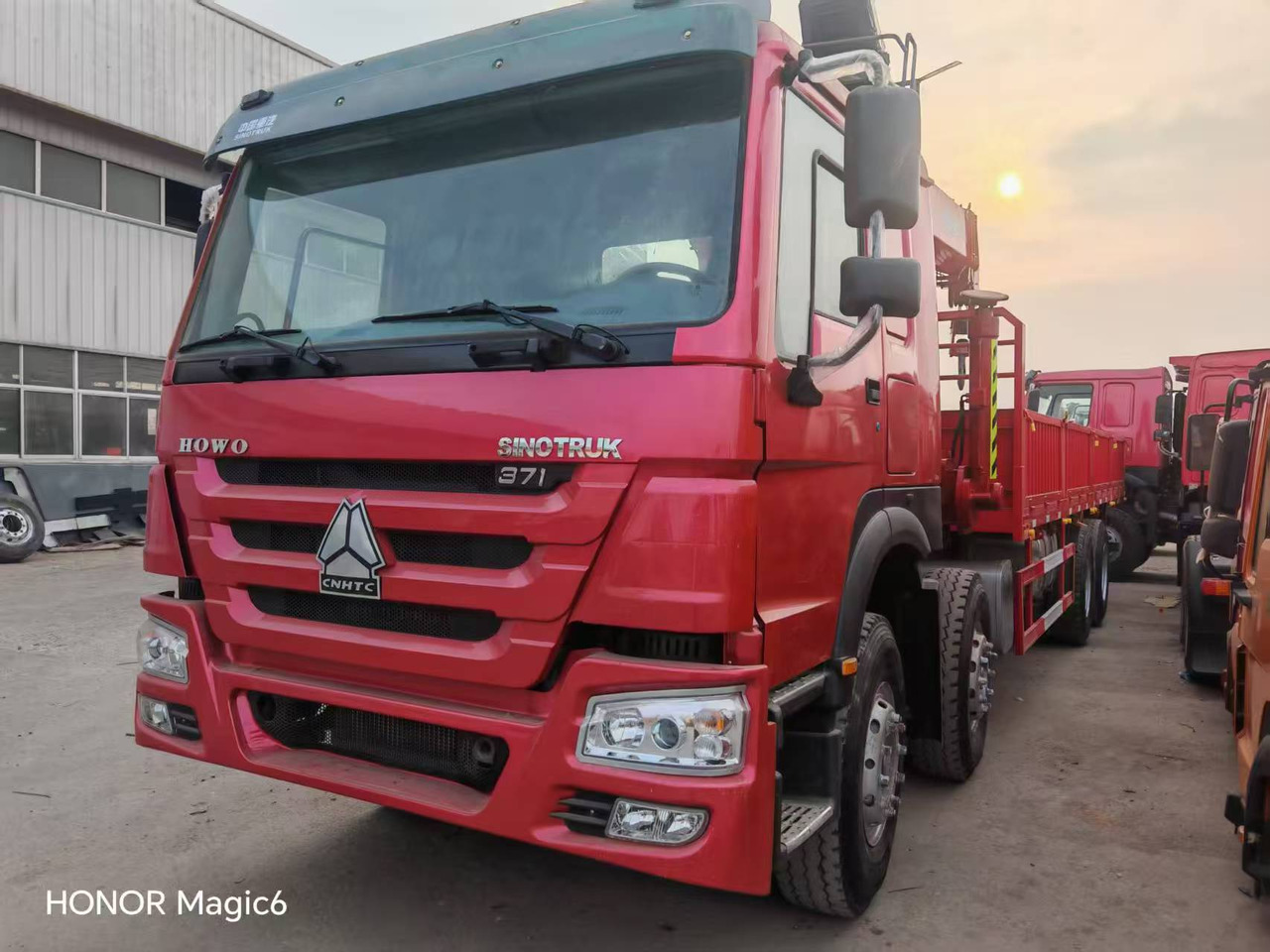 Sinotruk HOWO 8*4 Mobile crane - Мобильный кран: фото 3 Sinotruk HOWO 8*4 Mobile crane - Мобильный кран: фото 3