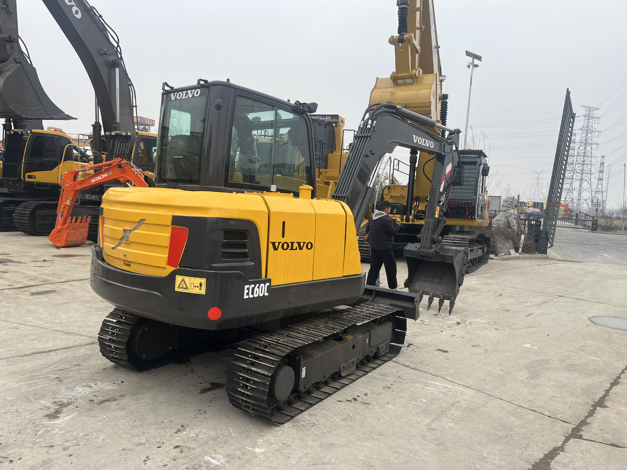 VOLVO EC60C - Мини-экскаватор: фото 3 VOLVO EC60C - Мини-экскаватор: фото 3