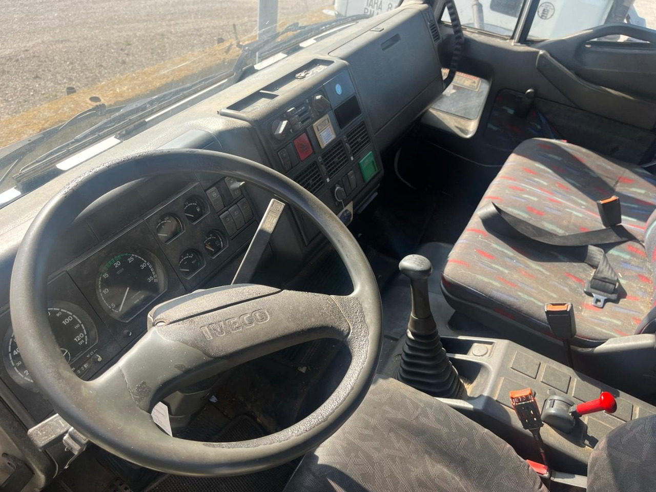 Тентованный грузовик Caja cerrada IVECO Eurocargo ML80E17: фото 9