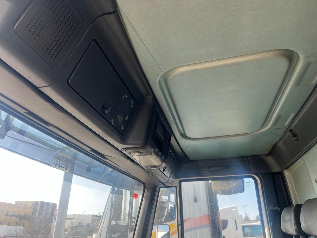 Тентованный грузовик Caja cerrada IVECO Eurocargo ML80E17: фото 8