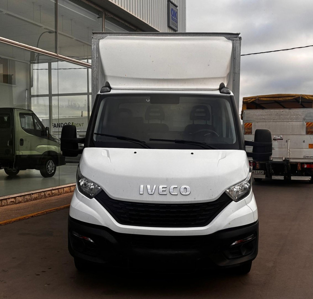 Caja cerrada con plataforma elevadora IVECO 35C16 3.0 20m3 - Фургон с закрытым кузовом: фото 2 Caja cerrada con plataforma elevadora IVECO 35C16 3.0 20m3 - Фургон с закрытым кузовом: фото 2