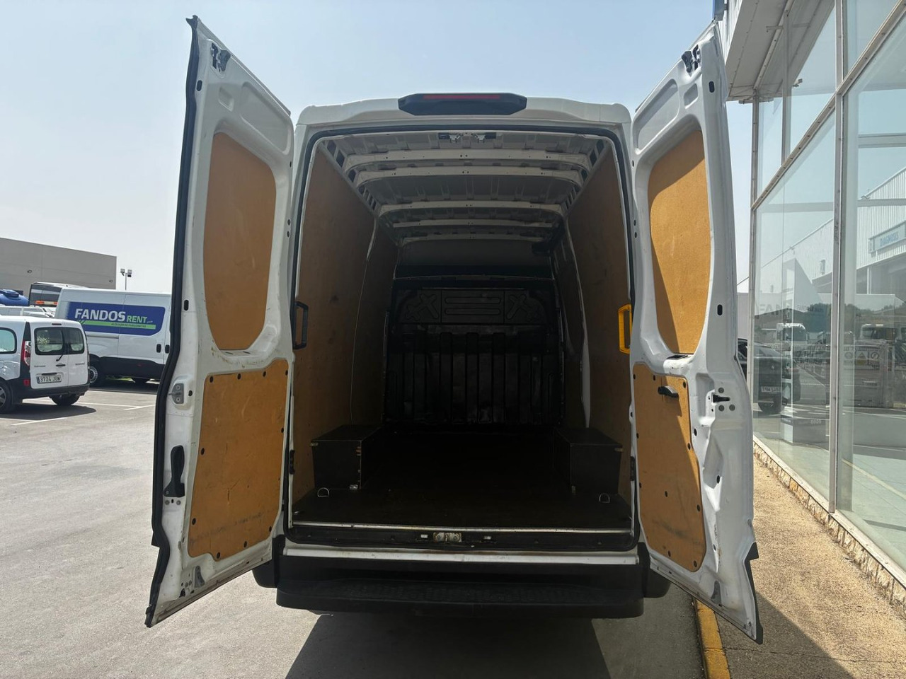 Furgón IVECO 35S14 V 12m3 - Цельнометаллический фургон: фото 5 Furgón IVECO 35S14 V 12m3 - Цельнометаллический фургон: фото 5