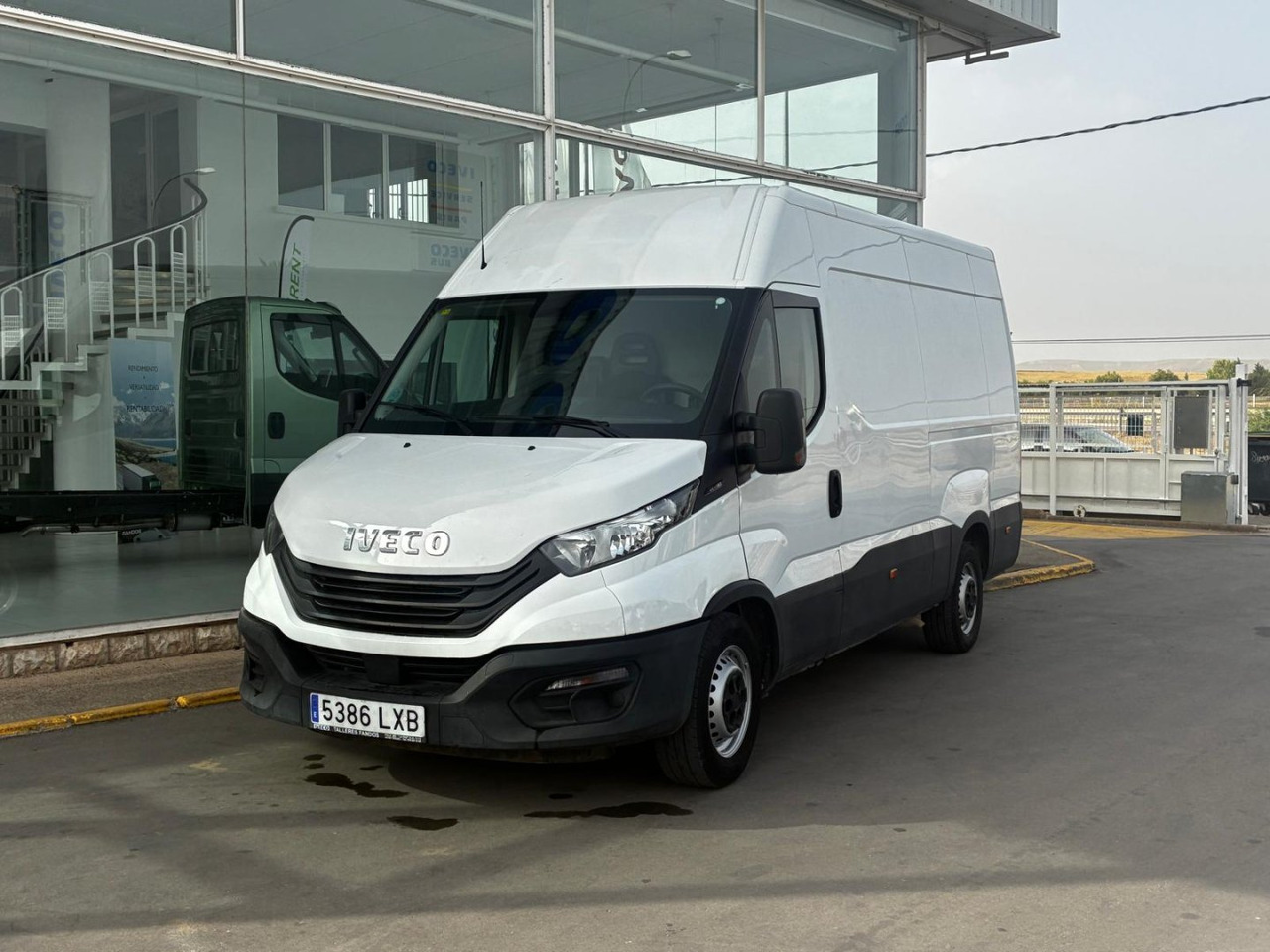Furgón IVECO 35S16 V 12m3 - Цельнометаллический фургон: фото 1 Furgón IVECO 35S16 V 12m3 - Цельнометаллический фургон: фото 1
