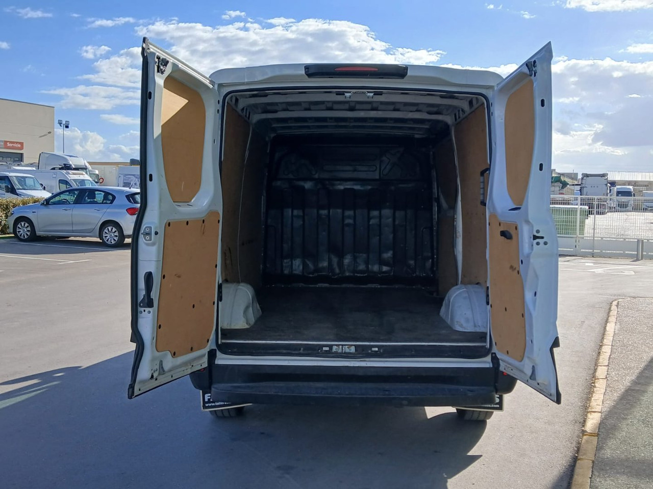 Furgón IVECO 35S16 V 9m3 - Цельнометаллический фургон: фото 5 Furgón IVECO 35S16 V 9m3 - Цельнометаллический фургон: фото 5