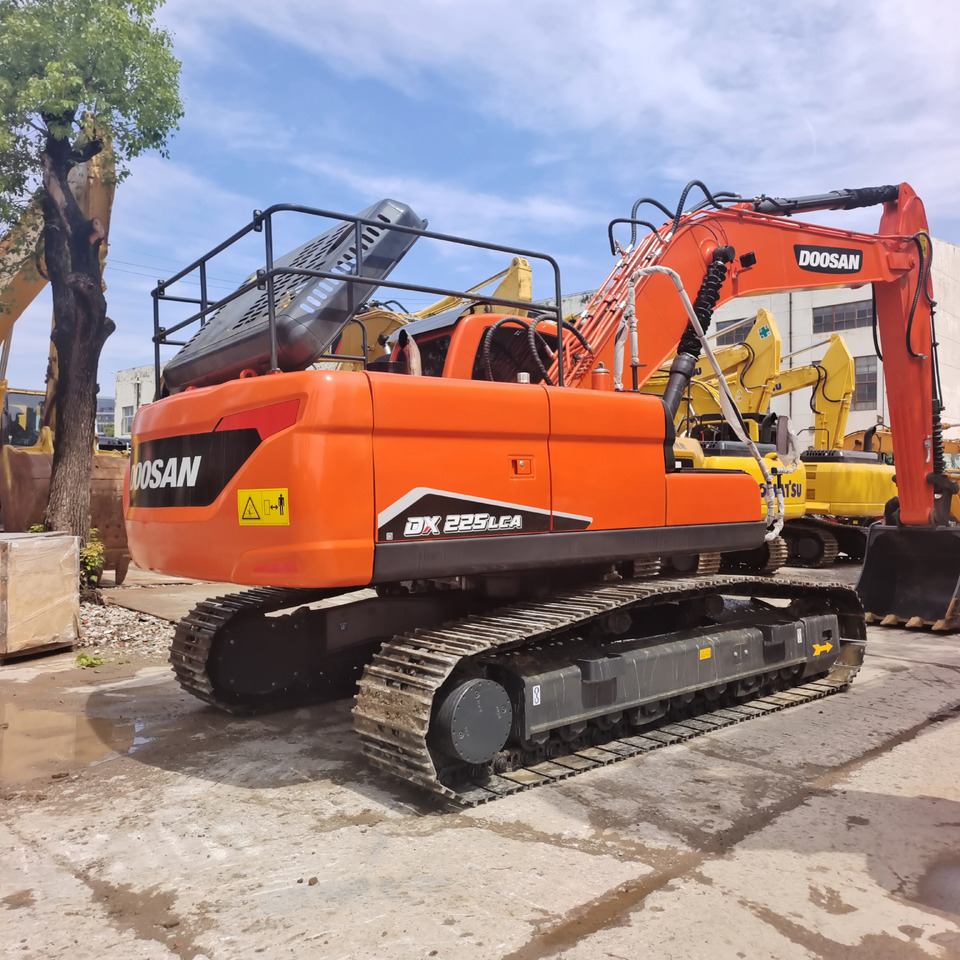 DOOSAN DX225 LCA DX 225 LC - 9C DX300LC-9C DX340 - Гусеничный экскаватор: фото 1 DOOSAN DX225 LCA DX 225 LC - 9C DX300LC-9C DX340 - Гусеничный экскаватор: фото 1