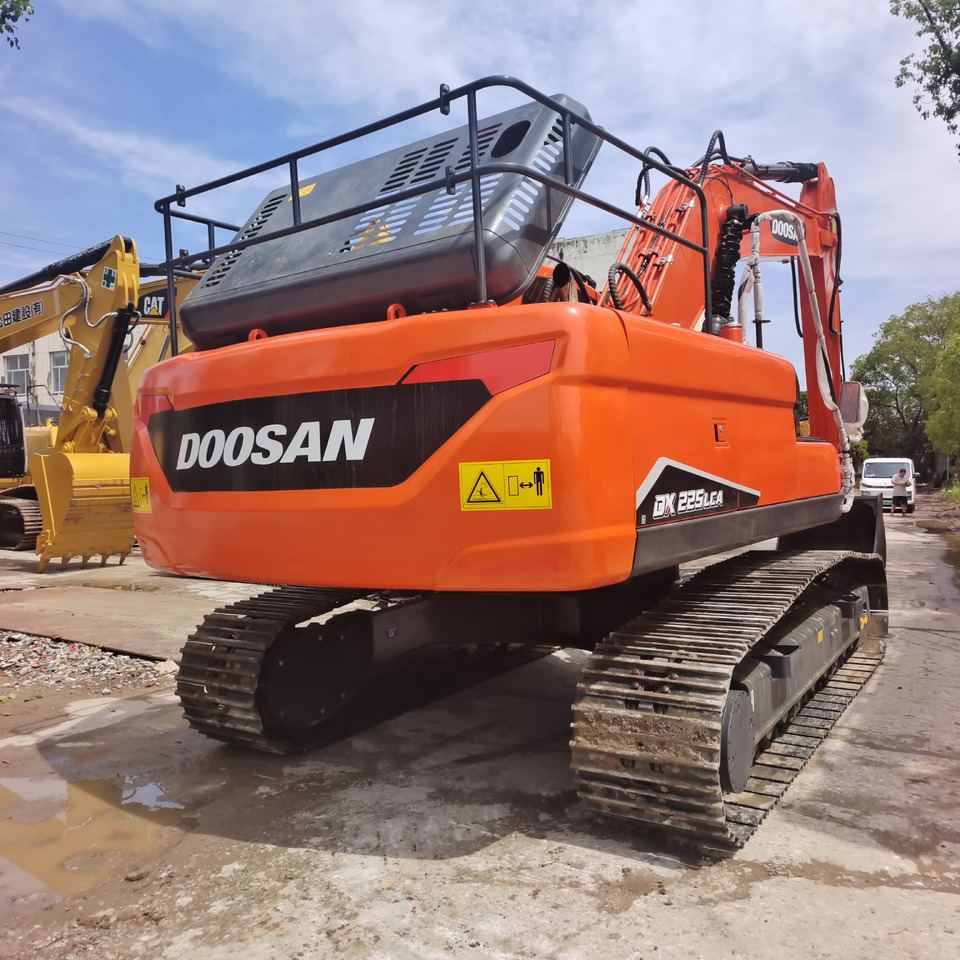 DOOSAN DX225 LCA DX 225 LC - 9C DX300LC-9C DX340 - Гусеничный экскаватор: фото 3 DOOSAN DX225 LCA DX 225 LC - 9C DX300LC-9C DX340 - Гусеничный экскаватор: фото 3