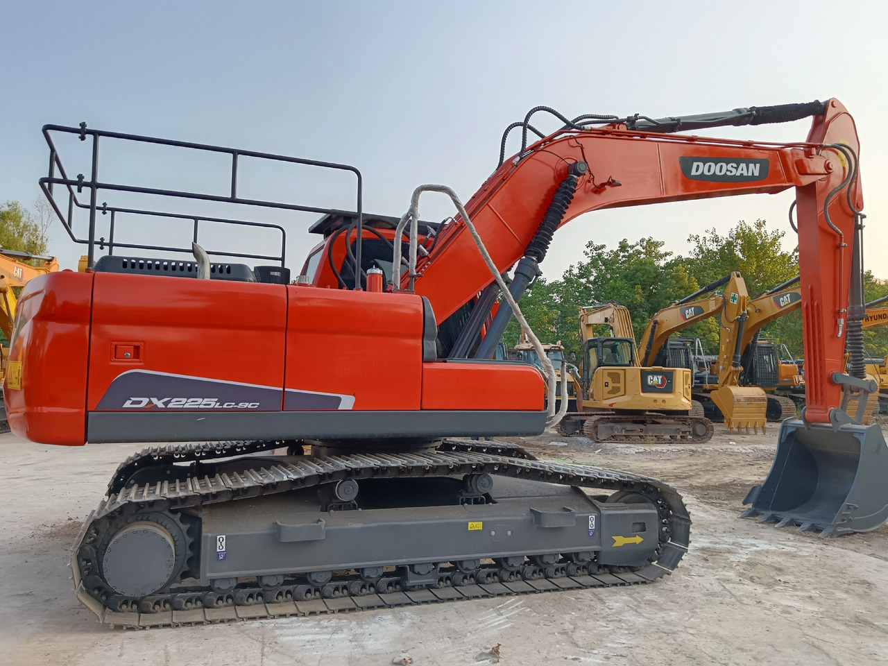 Гусеничный экскаватор DOOSAN DX225LC-9C: фото 1
