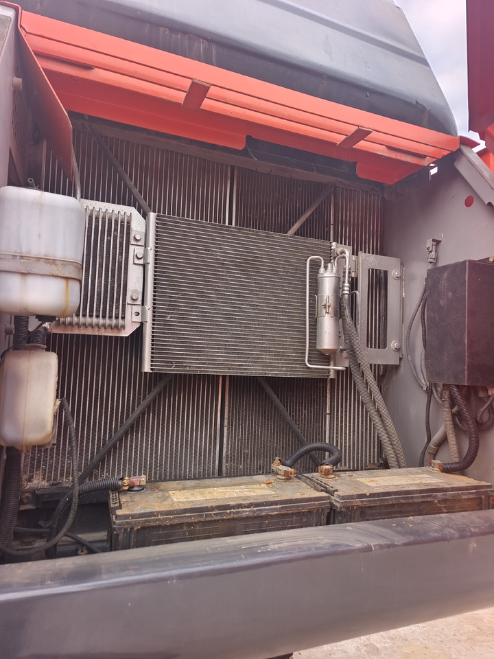 HITACHI ZX200 - 3G - Гусеничный экскаватор: фото 5 HITACHI ZX200 - 3G - Гусеничный экскаватор: фото 5