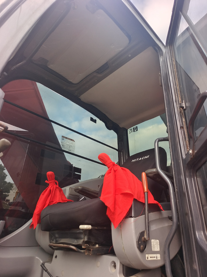 HITACHI ZX200 - 3G - Гусеничный экскаватор: фото 3 HITACHI ZX200 - 3G - Гусеничный экскаватор: фото 3