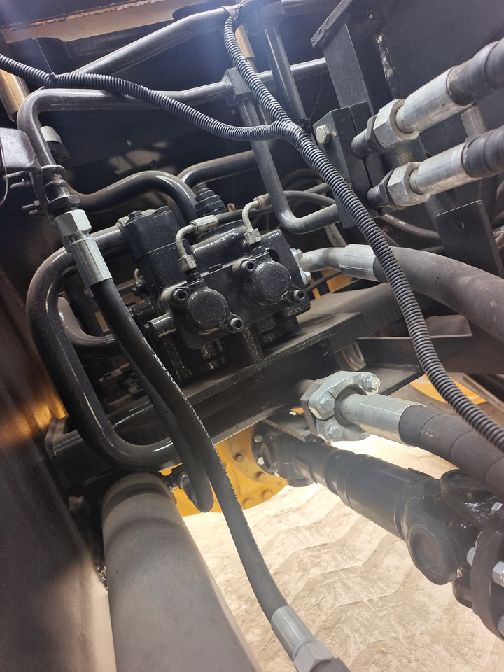 SDLG 956L - Колёсный погрузчик: фото 5 SDLG 956L - Колёсный погрузчик: фото 5