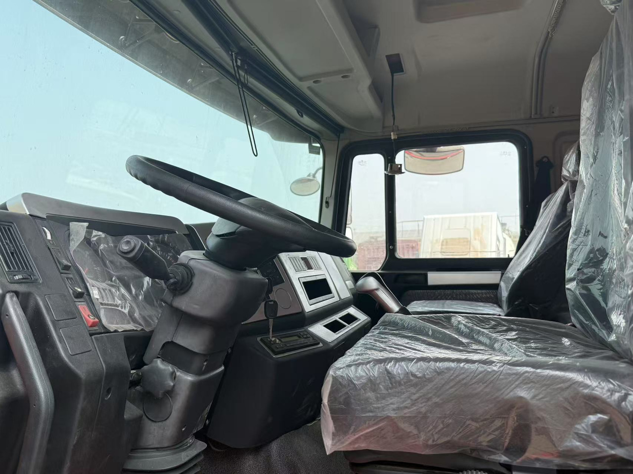 SHACMAN F3000 - Самосвал: фото 2 SHACMAN F3000 - Самосвал: фото 2