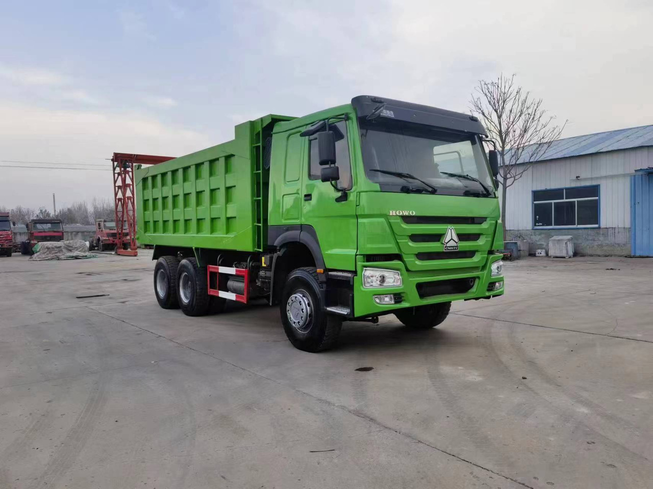 SINOTRUK HOWO 6*4 8*4 DUMP TRUCK - Самосвал: фото 4 SINOTRUK HOWO 6*4 8*4 DUMP TRUCK - Самосвал: фото 4