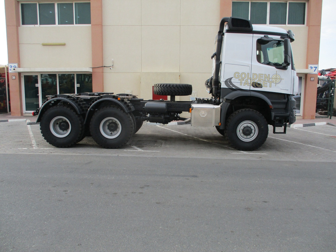 Mercedes-Benz Arocs 3342 6x6 Head Truck - Тягач: фото 5 Mercedes-Benz Arocs 3342 6x6 Head Truck - Тягач: фото 5