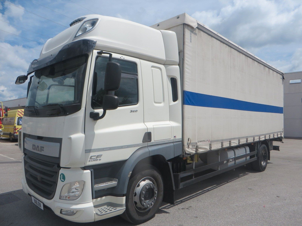 DAF CF320 4x2 18T Curtainside 7.70m - Тентованный грузовик: фото 1 DAF CF320 4x2 18T Curtainside 7.70m - Тентованный грузовик: фото 1