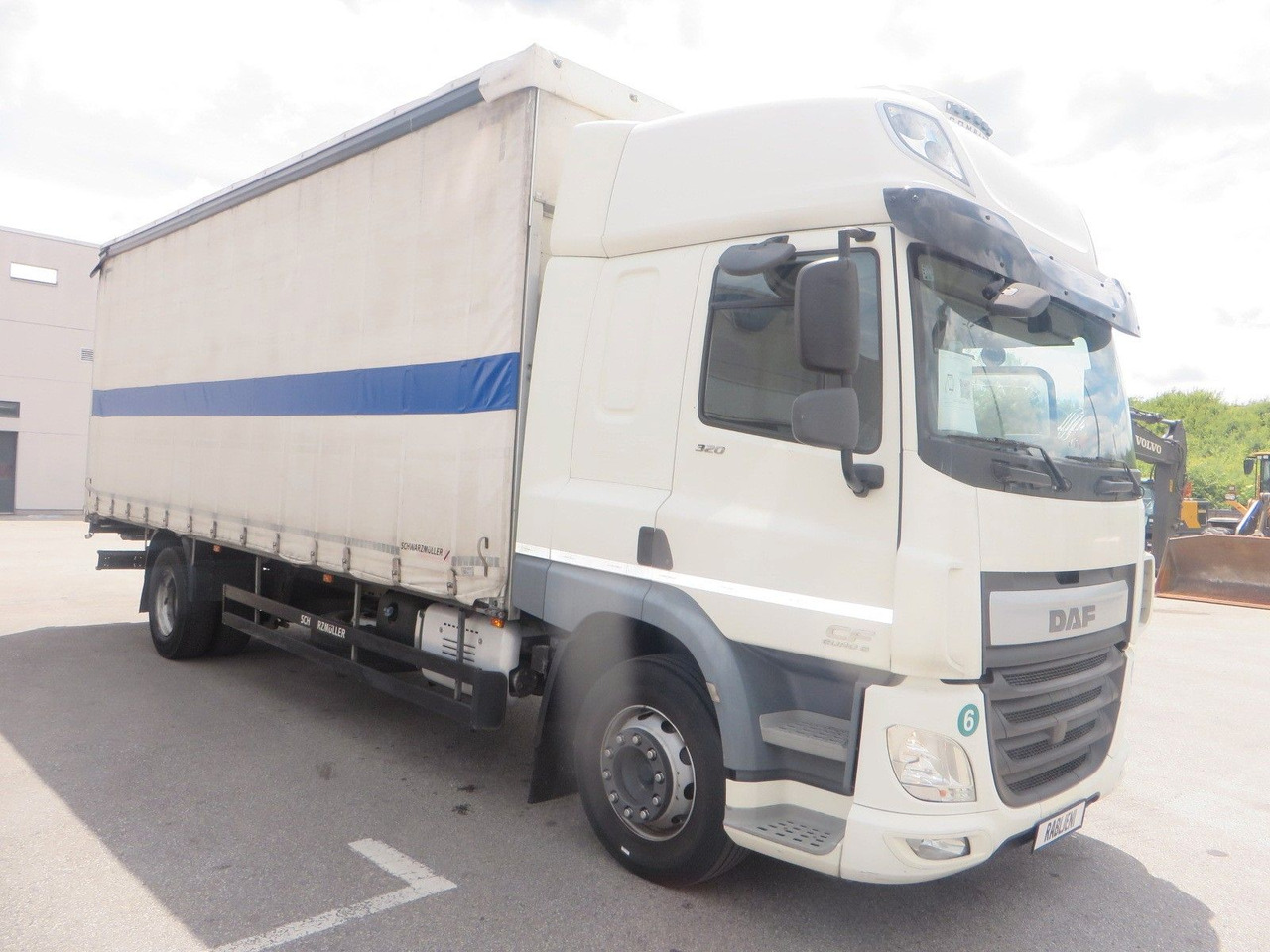 DAF CF320 4x2 18T Curtainside 7.70m - Тентованный грузовик: фото 2 DAF CF320 4x2 18T Curtainside 7.70m - Тентованный грузовик: фото 2