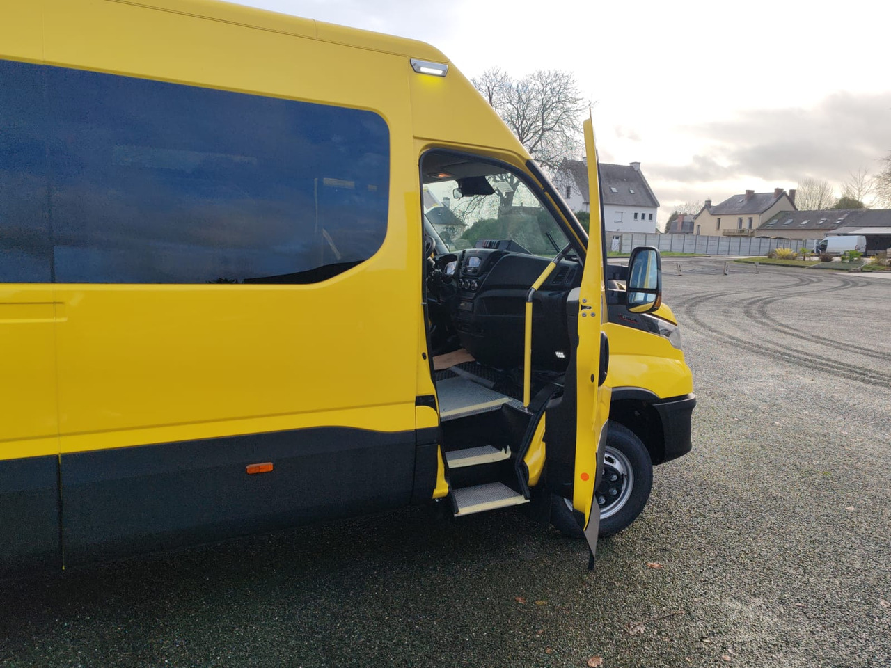 5 MINIBUS IVECO DAILY NEUF ET NON IMMATRICULE - Микроавтобус, Пассажирский фургон: фото 4 5 MINIBUS IVECO DAILY NEUF ET NON IMMATRICULE - Микроавтобус, Пассажирский фургон: фото 4