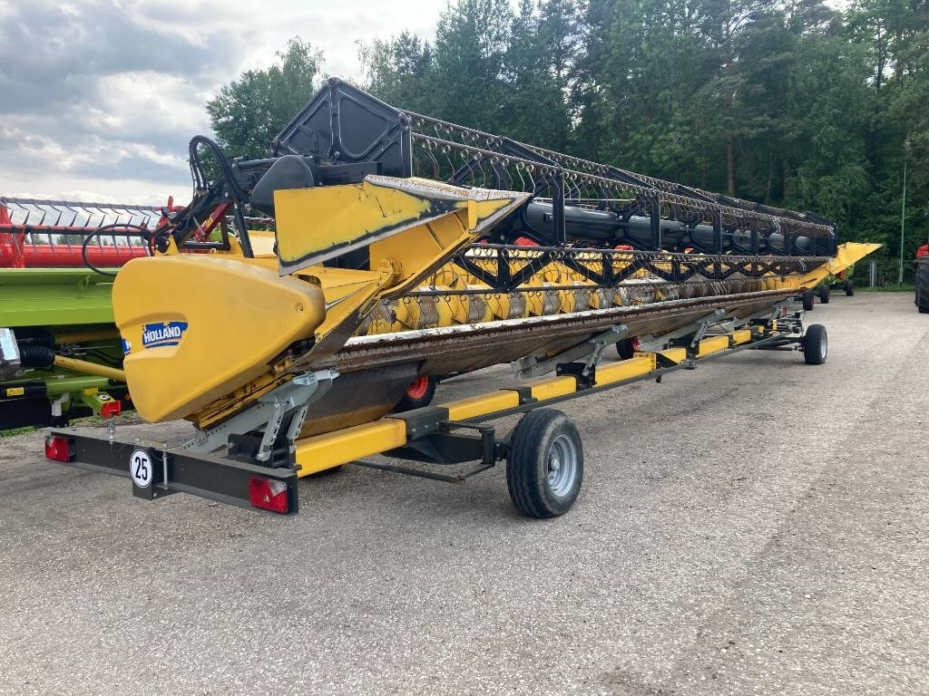 New Holland Varifeed 41V - Навесное оборудование для комбайна: фото 1 New Holland Varifeed 41V - Навесное оборудование для комбайна: фото 1