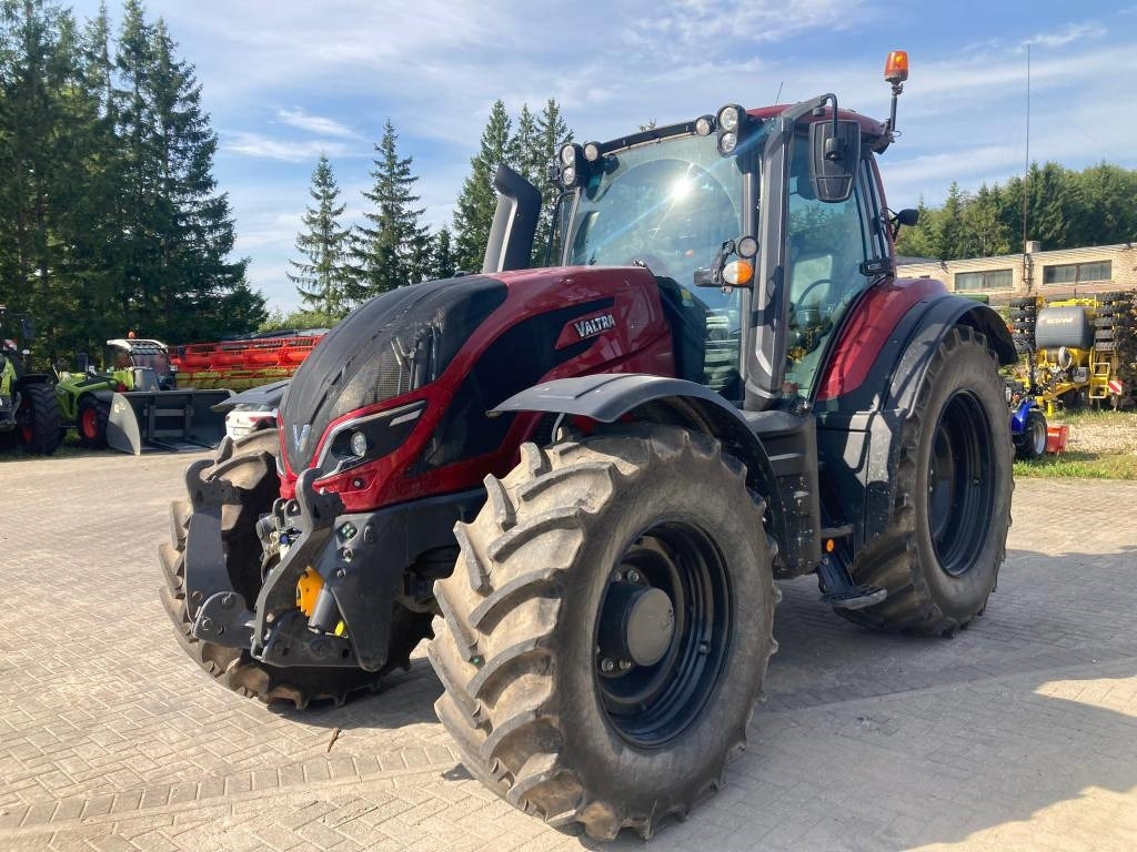 Valtra T 254 V - Трактор: фото 1 Valtra T 254 V - Трактор: фото 1