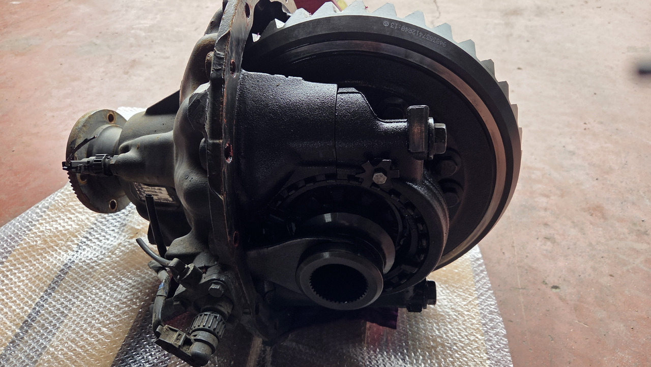 MERCEDES-BENZ ACTROS MP3 RADIO 40-13 - Бортовой редуктор для Грузовиков: фото 1 MERCEDES-BENZ ACTROS MP3 RADIO 40-13 - Бортовой редуктор для Грузовиков: фото 1