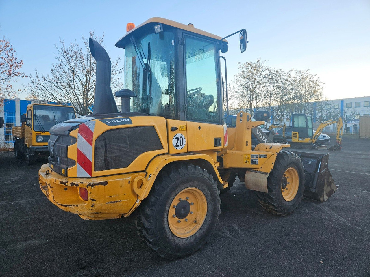Volvo L30G mit Klappschaufel - Колёсный погрузчик: фото 4 Volvo L30G mit Klappschaufel - Колёсный погрузчик: фото 4