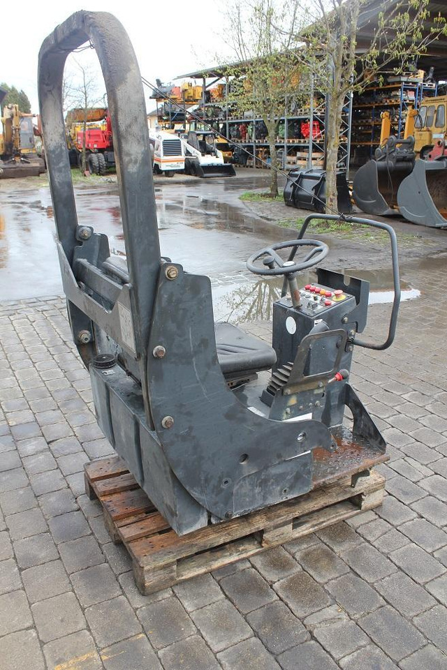 Bomag BW 100 AC 3 - Кабина и интерьер для Комбинированных катков: фото 5 Bomag BW 100 AC 3 - Кабина и интерьер для Комбинированных катков: фото 5