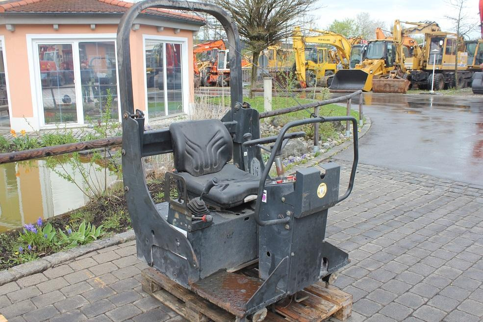 Bomag BW 100 AC 3 - Кабина и интерьер для Комбинированных катков: фото 2 Bomag BW 100 AC 3 - Кабина и интерьер для Комбинированных катков: фото 2