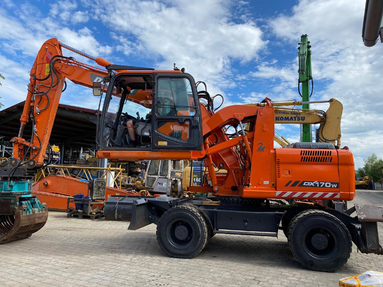 Doosan DX 170 W - Колёсный экскаватор: фото 4 Doosan DX 170 W - Колёсный экскаватор: фото 4