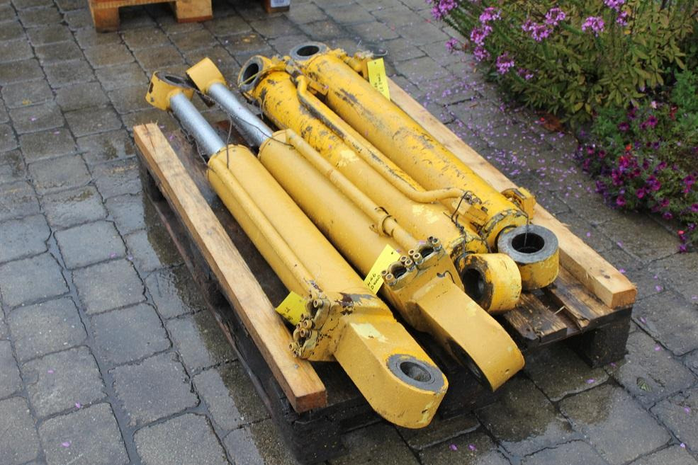 Hanomag D 400 - Гидравлический цилиндр для Строительной техники: фото 4 Hanomag D 400 - Гидравлический цилиндр для Строительной техники: фото 4