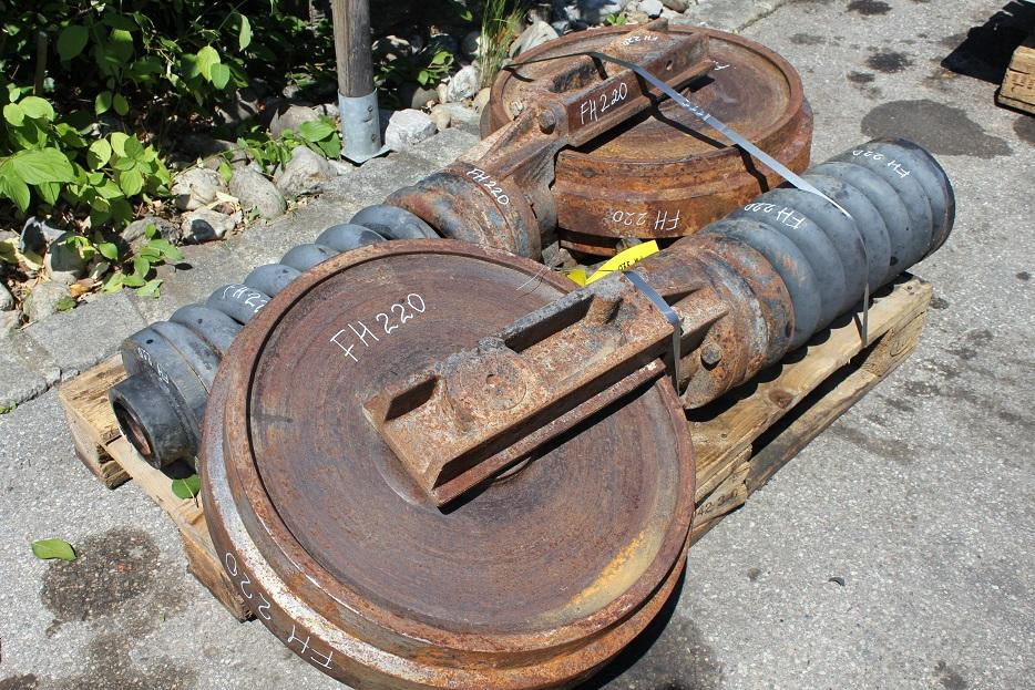 Hitachi FH 220 - Запчасти ходовой части для Строительной техники: фото 3 Hitachi FH 220 - Запчасти ходовой части для Строительной техники: фото 3