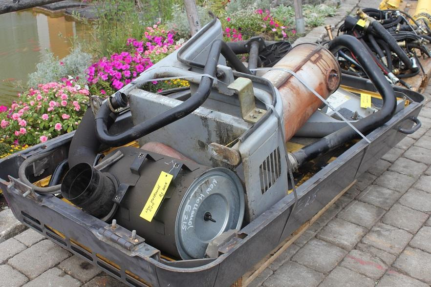 Holland E 215 - Кабина и интерьер для Гусеничных экскаваторов: фото 1 Holland E 215 - Кабина и интерьер для Гусеничных экскаваторов: фото 1